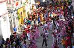 Desfile de 'carnaval' nas festas de independência de Cartagena, na Colômbia